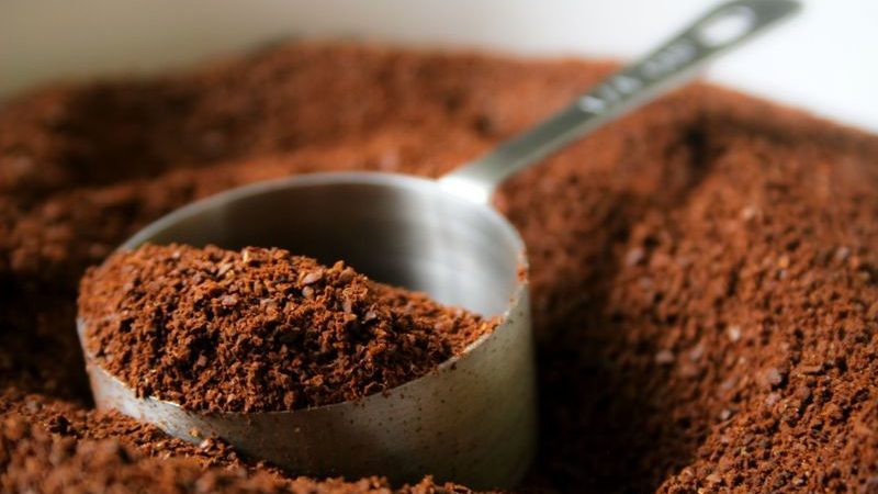 10 Uses of Coffee Grounds in the Garden